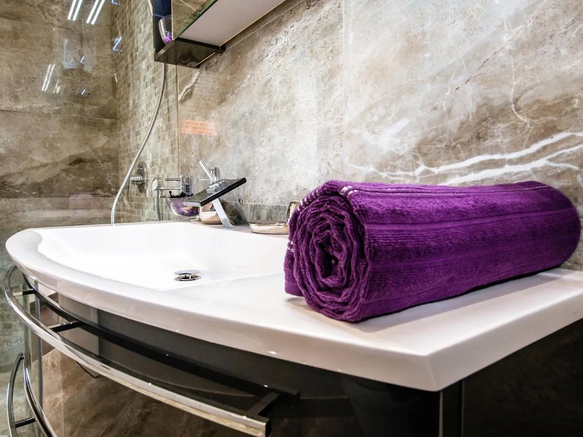 Luxurious Apartment In Zadar With Garden